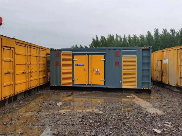 迎泽柴油发电机如何判断干式空气滤清器是否需要更换？